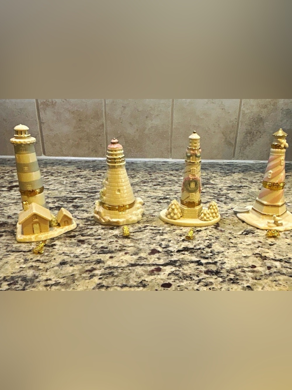 Collectible Lighthouse Lot of 4 with Individual Charms! Adorable find!
